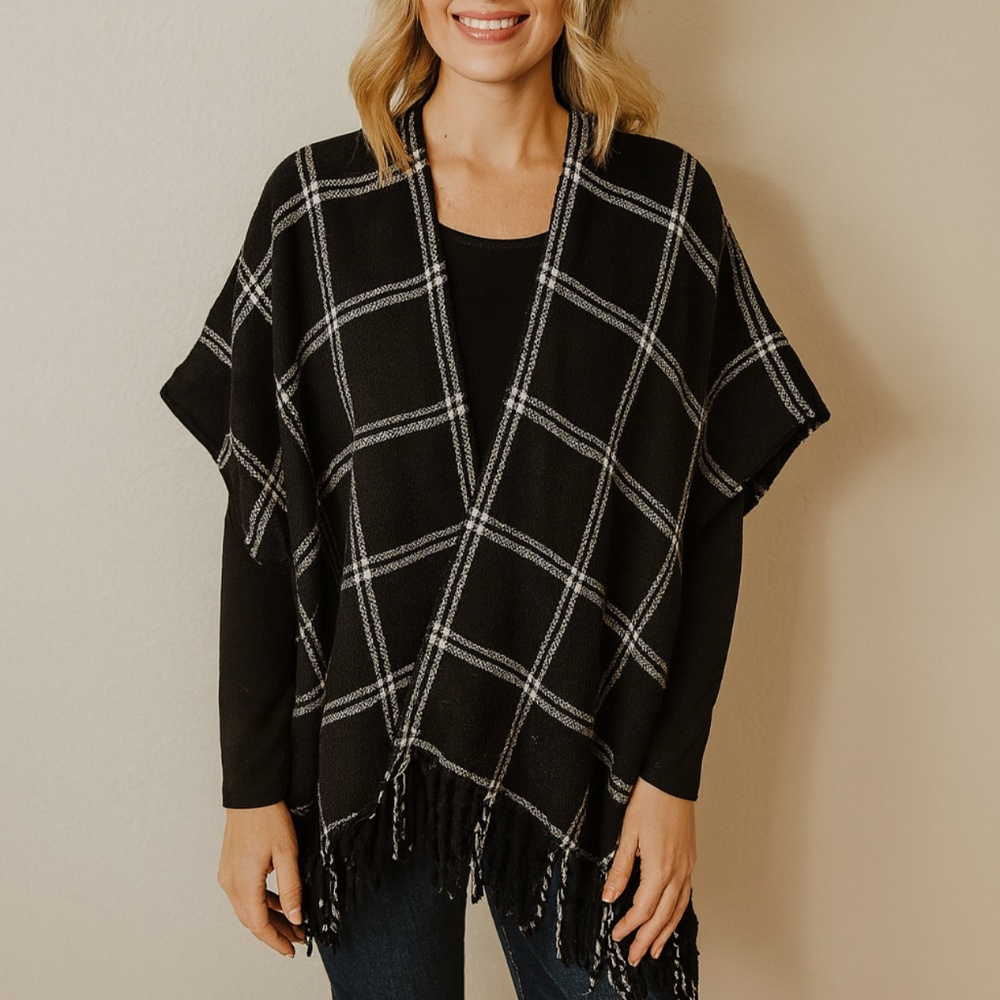 Ann Taylor LOFT Black and White Plaid Shawl Poncho –‎ Size XS/S